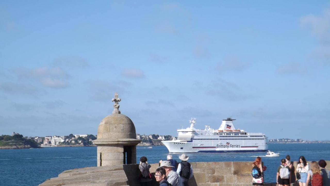 Appartement T2 ,Parking Prive,Terrasse, 10 Mns A Pieds De La Cite Corsaire Et Ses Plages Σεν Μαλό Εξωτερικό φωτογραφία